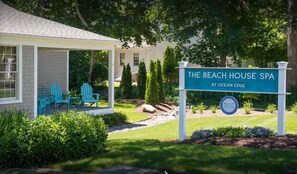 Property grounds - Ocean Edge: 2-bedroom condo with pool and resort access, near beaches (Brewster)