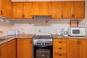 Microwave, oven, toaster
