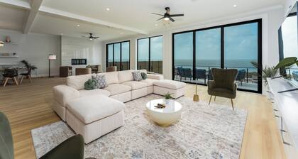 NEW LUXURY 4,000 SF Waterfront Home w/Pool , Sleeps 20