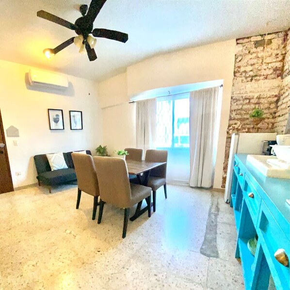 Dining - Furlong1 Apartment in down Town city near the malecón and restaurants (La Paz)