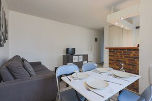 Dining - Charming Apartment - 1br-4p- Montparnasse (Paris)