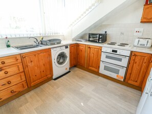 Máy rửa bát, dụng cụ nấu nướng/bát dĩa/dao nĩa 