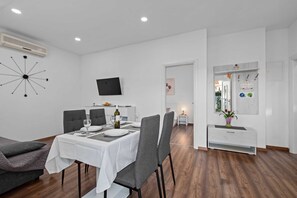 Apartment | Dining