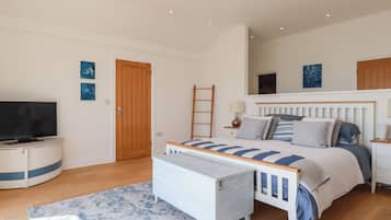 4 bedrooms, individually decorated, individually furnished, free WiFi