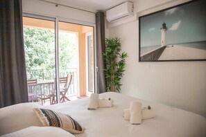 2 chambres, fer et planche à repasser, lit parapluie, Wi-Fi gratuit