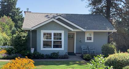 Charming 1-bedroom cottage in Oregon City