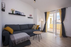 Apartment | Living area - One Bedroom Apartment With sea View (Sibenik)