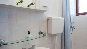 Apartment | Bathroom