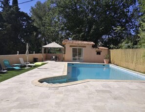 Pool - Mas Provençal swimming pool near Cassis Aix Marseille sleeps 14 (Roquevaire)