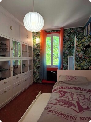 6 Schlafzimmer, Bügeleisen/Bügelbrett, WLAN
