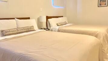 2 bedrooms, desk, iron/ironing board, WiFi