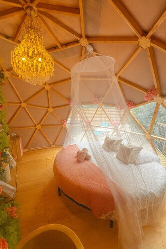 Fiore Dome with Jacuzzi 15 min from Disney