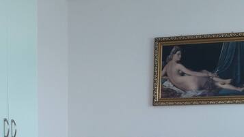 Apartment | 2 bedrooms, iron/ironing board