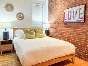 1 soverom, strykejern/-brett, wi-fi og sengetøy