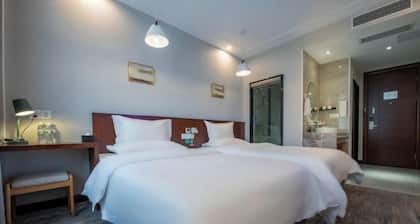 Kaili Xinshishang Hotel