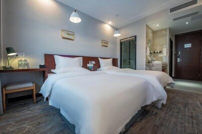 Kaili Xinshishang Hotel