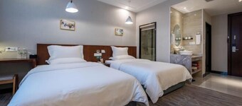 Kaili Xinshishang Hotel