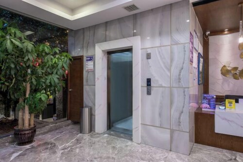 Kaili Xinshishang Hotel