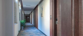 Kaili Xinshishang Hotel