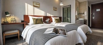 Kaili Xinshishang Hotel
