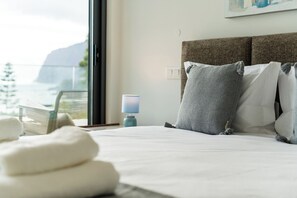 3 bedrooms, iron/ironing board, Internet, bed sheets