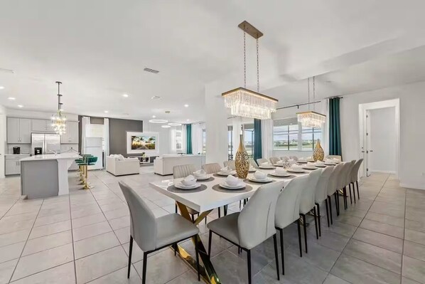 Exclusive House, Multiple Bedrooms, Private Pool | In-room dining - Super Zesty (Kissimmee)