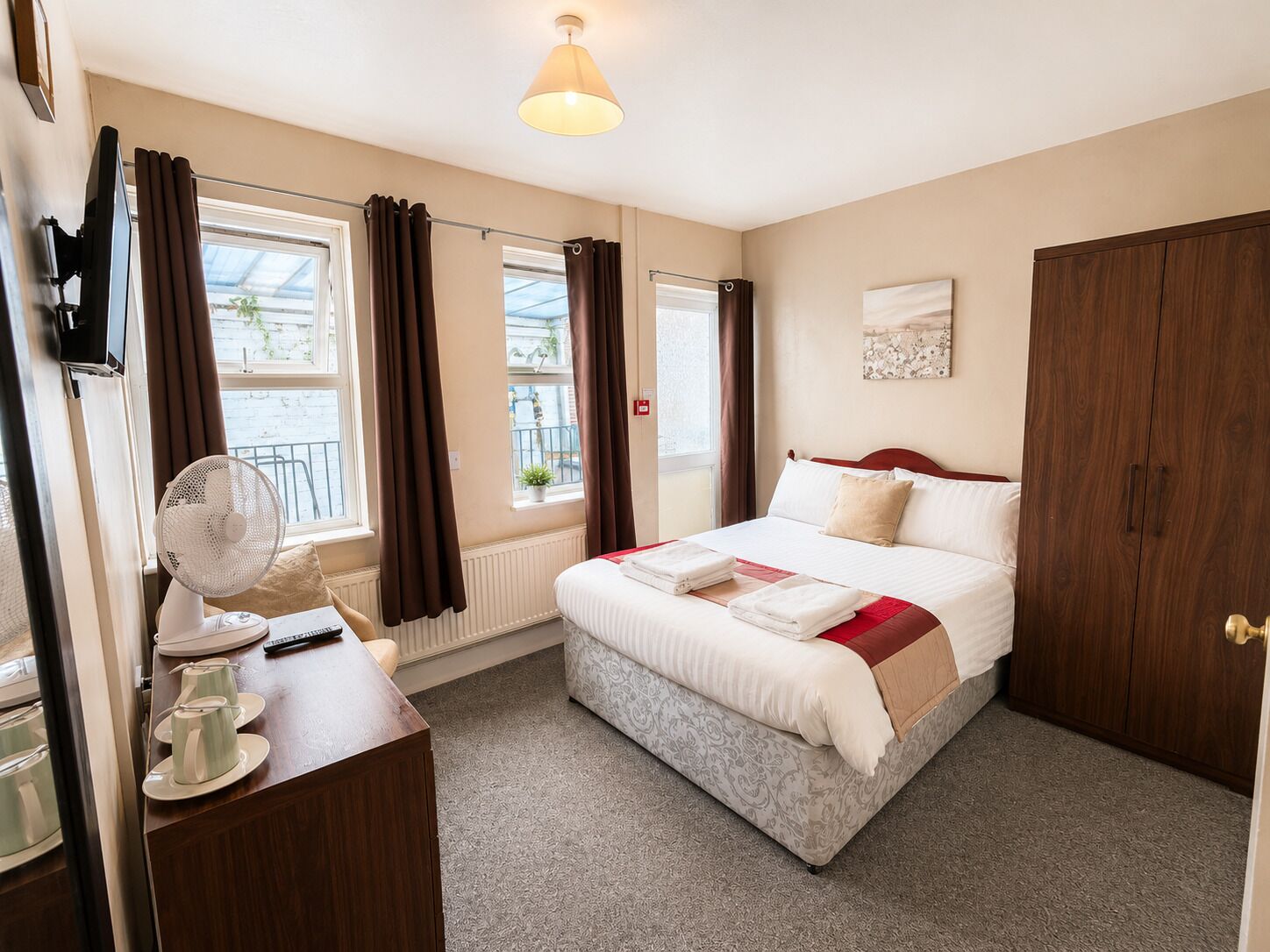 Habitación doble, balcón | Wifi gratis y ropa de cama 