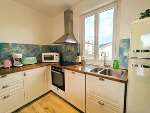 雪櫃、微波爐、焗爐、咖啡機/沖茶器