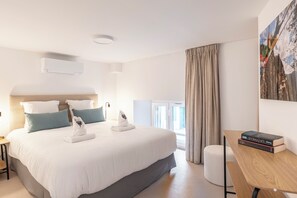 2 chambres, fer et planche à repasser, Wi-Fi, draps fournis