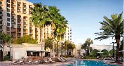 Next to EPIC UNIVERSE! Incredible 2-Bedroom/2 Full Bath with Living & Kitchen