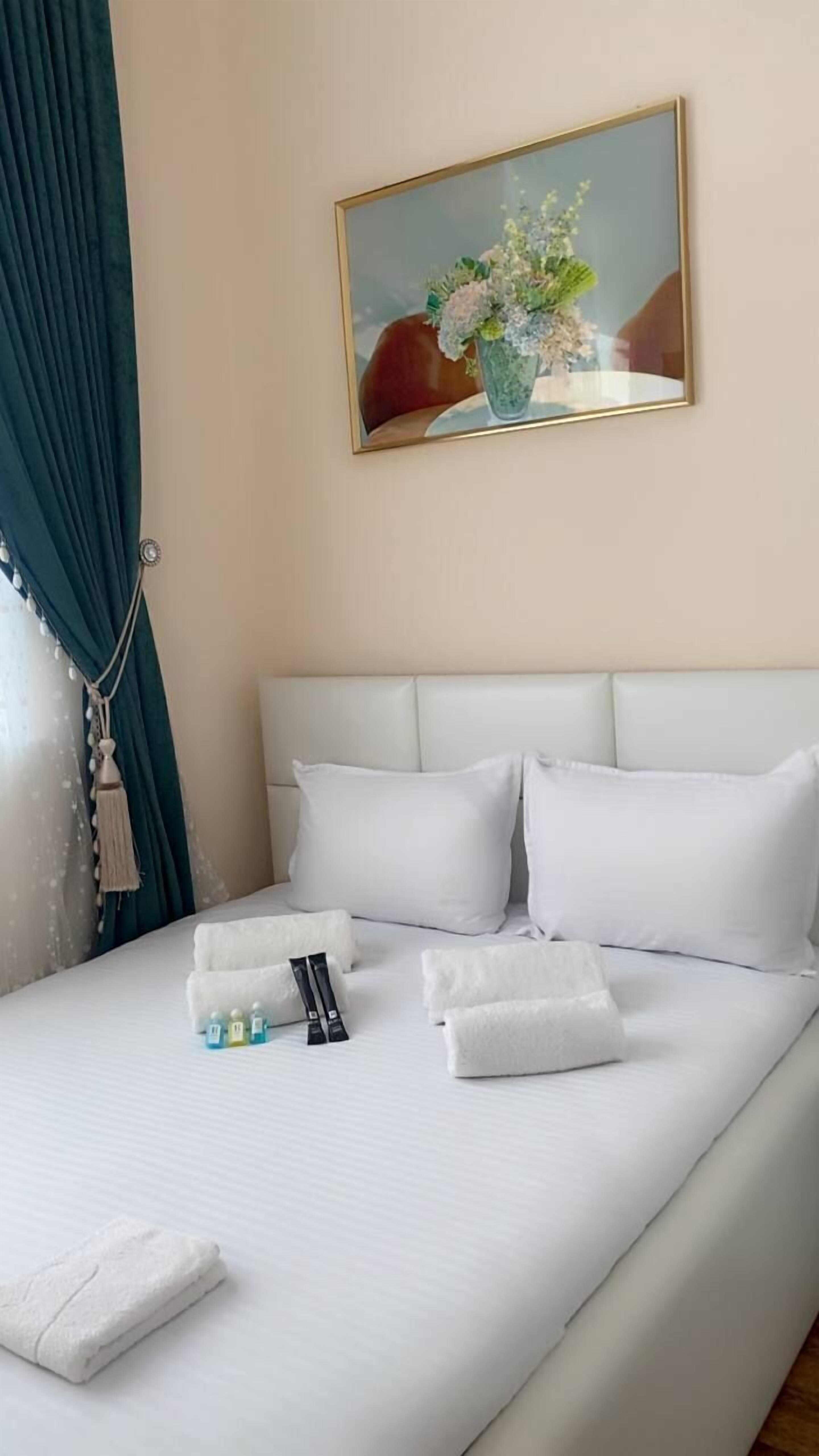 Standard dubbelrum - utsikt mot staden | Gratis wi-fi