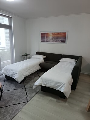 1 habitación, tabla de planchar con plancha, wifi y ropa de cama