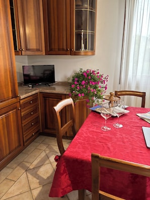 Double Room, Patio, Garden View | Living area