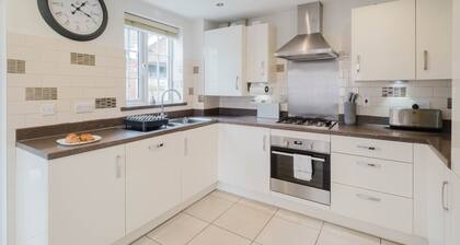 Fantastic brand new 4 bed house