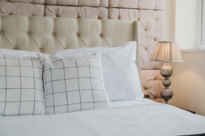 4 chambres, fer et planche à repasser, Wi-Fi gratuit, draps fournis