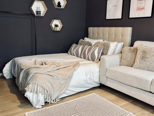 1 slaapkamer, een strijkplank/strijkijzer, reisbedje, gratis wifi