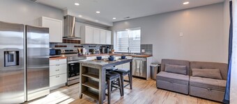 7Mi Louisville Pet-Friendly Home