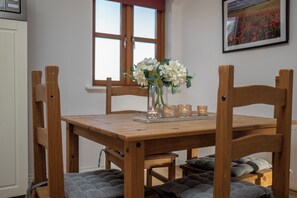 Departamento clásico, vista al jardín | Restaurantes