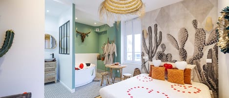 Iron/ironing board, travel cot, free WiFi, bed sheets