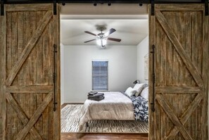 4 bedrooms, WiFi, bed sheets