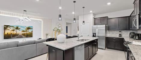 Familienhaus, Mehrere Schlafzimmer, eigener Pool | Eigene Küche