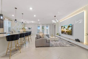 Familienhaus, Mehrere Schlafzimmer, eigener Pool | Wohnbereich
