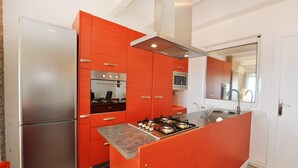 Private kitchen - Apartment in Roses With sea View (Roses)