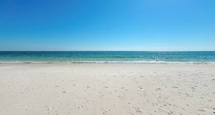 Pool, 100 Steps To Private Beach Access, Patio, Tannin 2BR Cottage, Dog Friendly