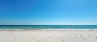 Pool, 100 Steps To Private Beach Access, Patio, Tannin 2BR Cottage, Dog Friendly