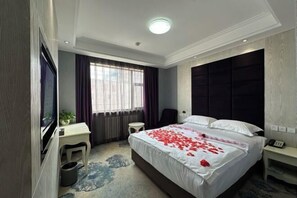 Room - Dunhuang Carnival International Hotel (Shazhou Night Market) (Dunhuang)