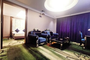 Room - Dunhuang Carnival International Hotel (Shazhou Night Market) (Dunhuang)