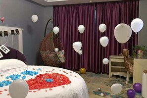 Room - Dunhuang Carnival International Hotel (Shazhou Night Market) (Dunhuang)