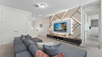 House, Multiple Bedrooms, Non Smoking, Private Pool | Living area
