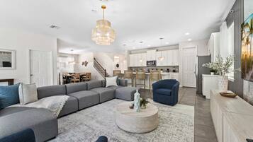 House, Multiple Bedrooms, Non Smoking, Private Pool | Living area